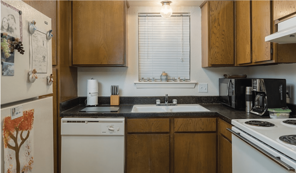 Towne Oaks East Apartments | kitchen