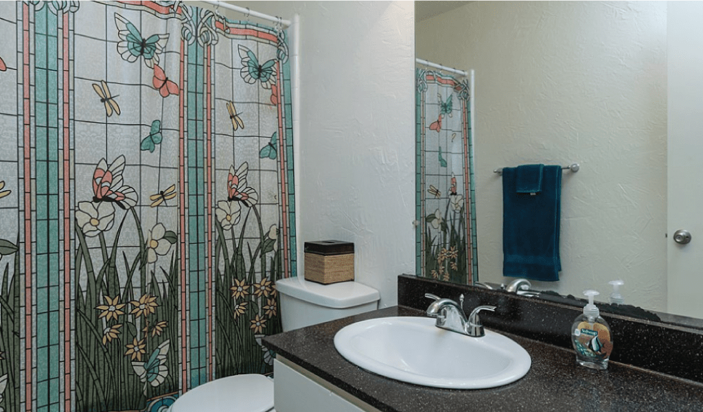 Towne Oaks East Apartments | bathroom